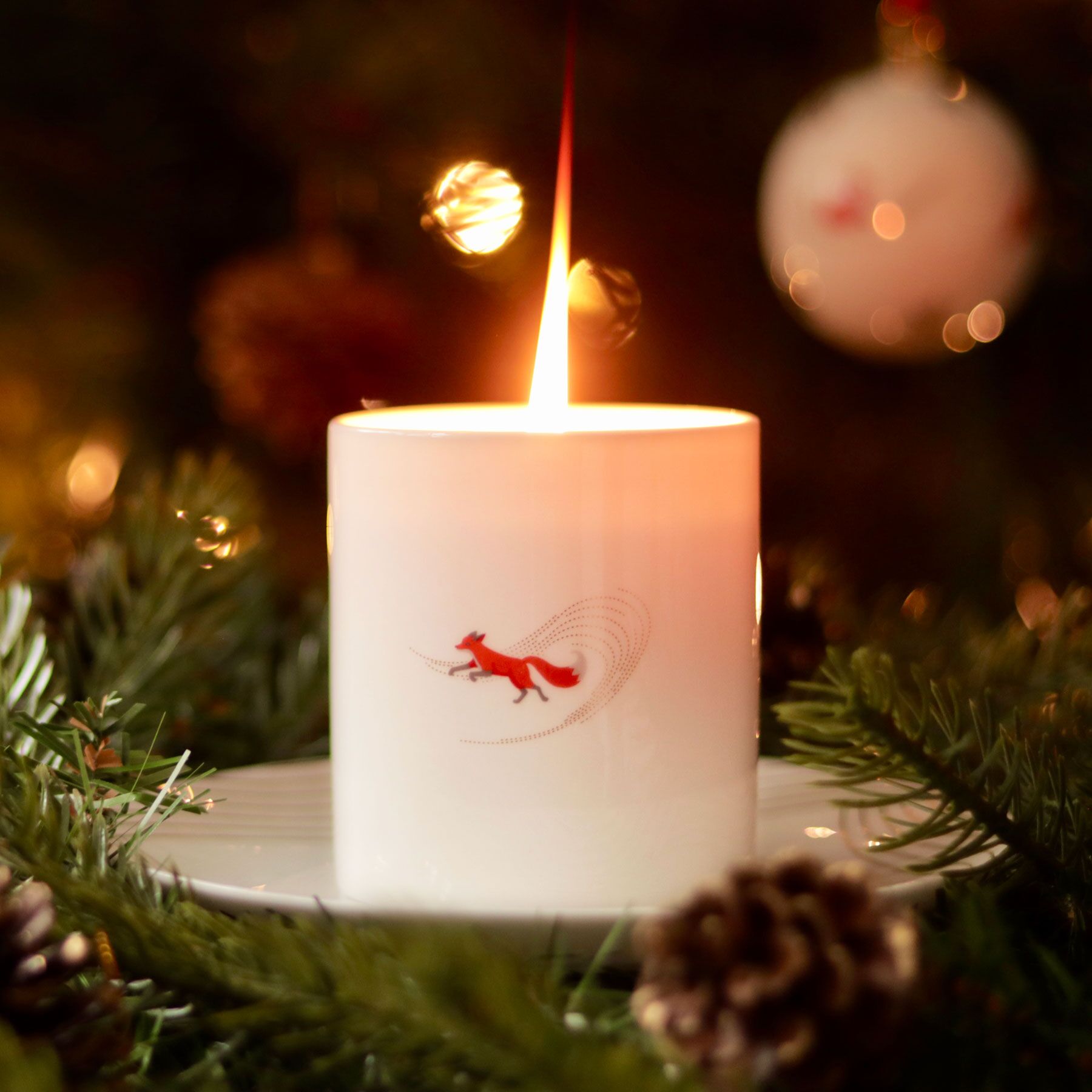 Saffron and Cedar Luxury Hand-Poured Candle | Quinn The Fox